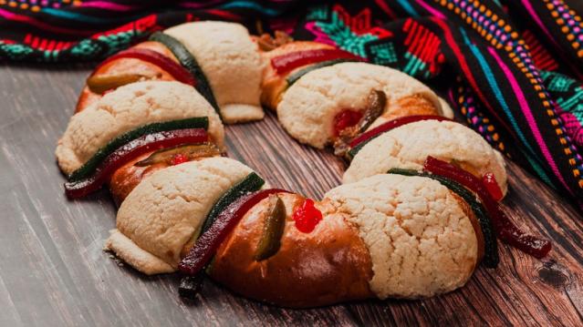 Rosca De Reyes (Kings Ring Cake/Bread) - Paradise Fruit