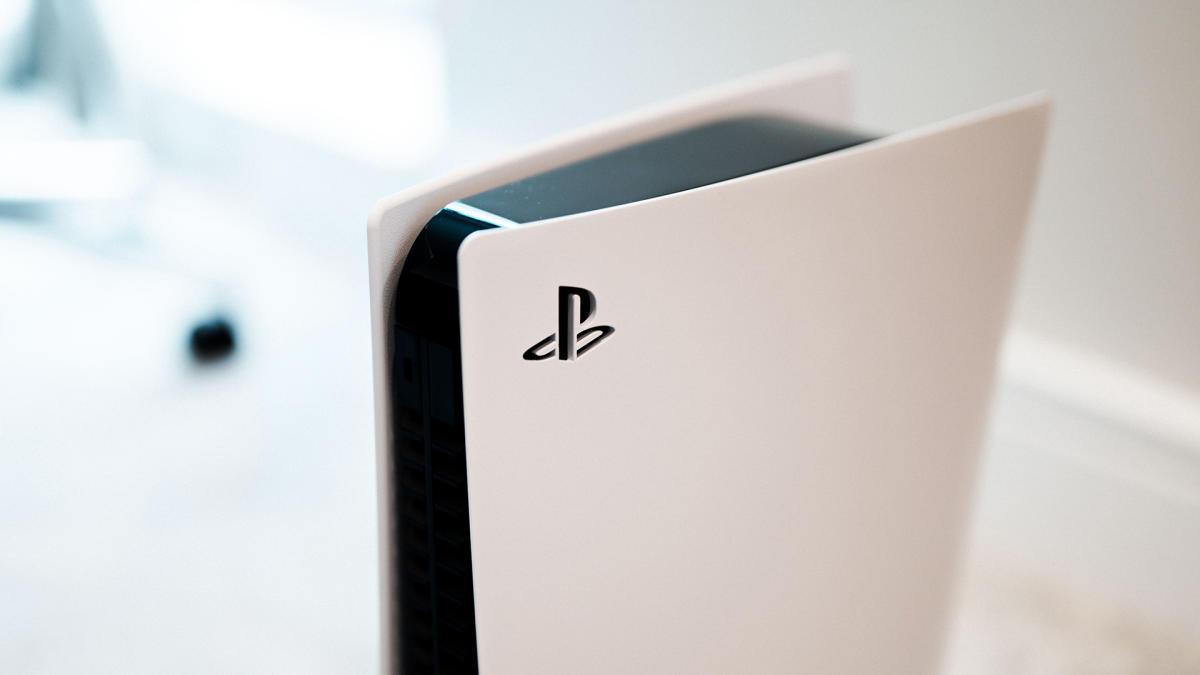 PS5 Slim case still looks enormous in new video leak