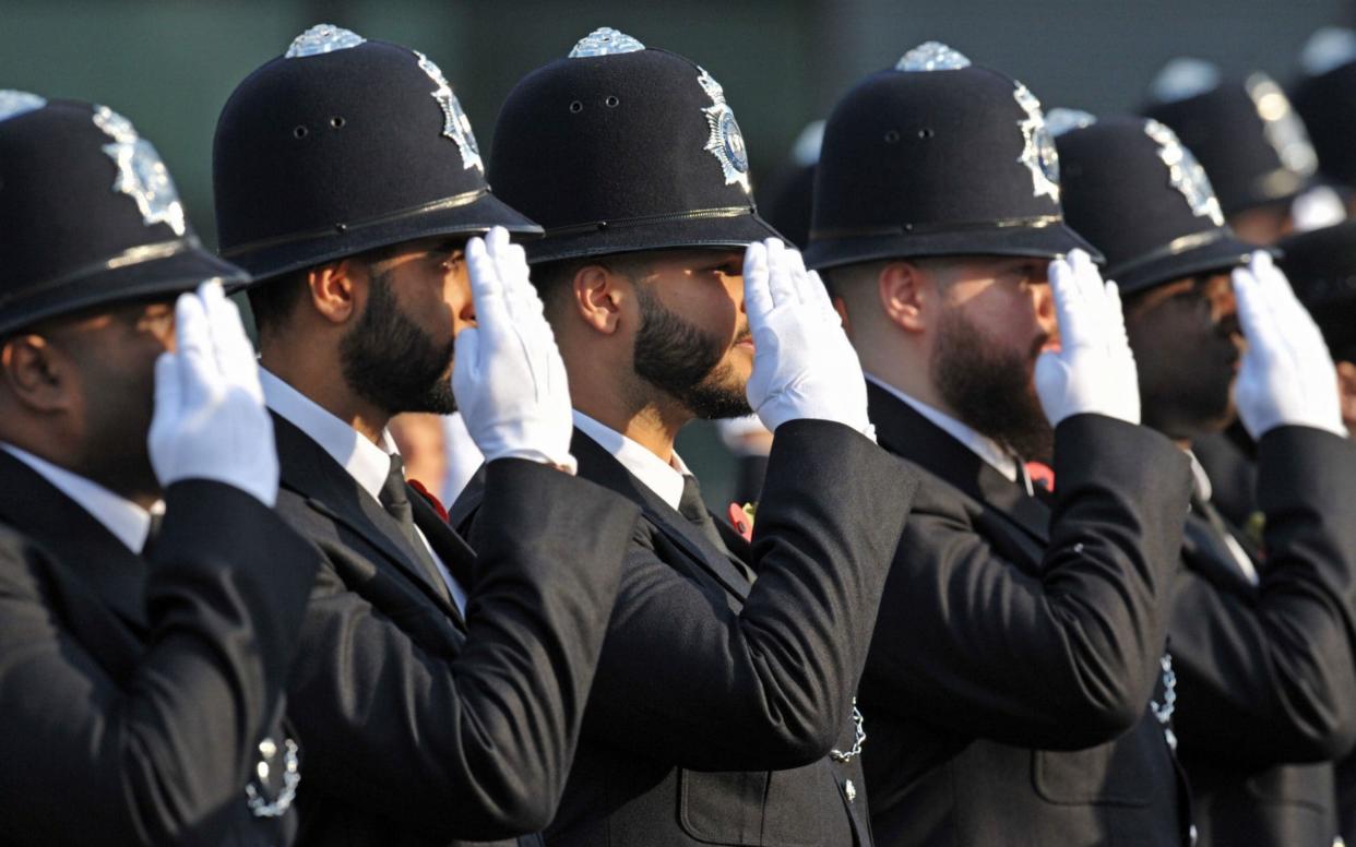 Teenagers will be allowed apply to join the police when they are 17 