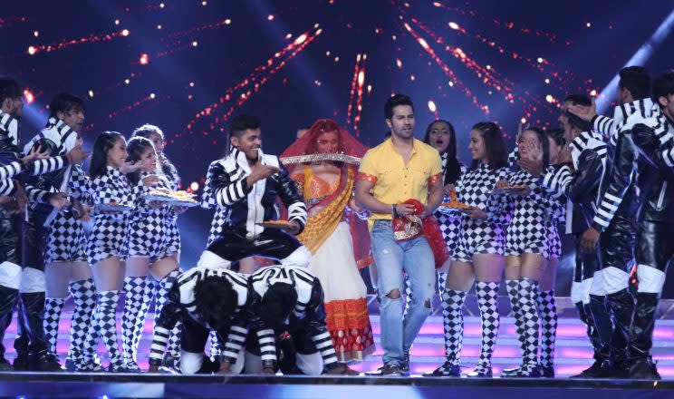 Bollywood thanks the Police department for their service at the Umang Mumbai Police Show