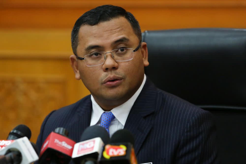 Selangor Mentri Besar Datuk Seri Amirudin Shari speaks during a press conference at the Selangor state secretariat building in Shah Alam October 21, 2020. — Picture by Yusof Mat Isa