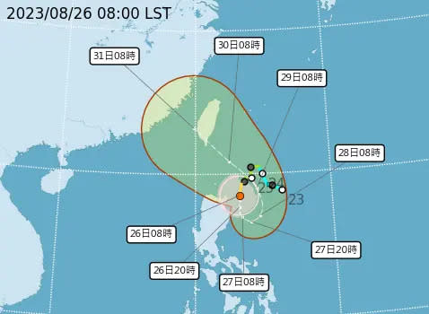 ▲蘇拉靠近台灣時可能達中颱上限機率最高，預估下週二先發布海警，陸上警報也可能在同一天發布。（圖／中央氣象局）