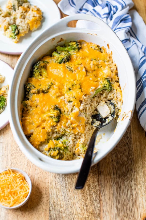 <p><a href="https://www.wellplated.com/chicken-broccoli-rice-casserole/" rel="nofollow noopener" target="_blank" data-ylk="slk:Well Plated;elm:context_link;itc:0;sec:content-canvas" class="link ">Well Plated</a></p>