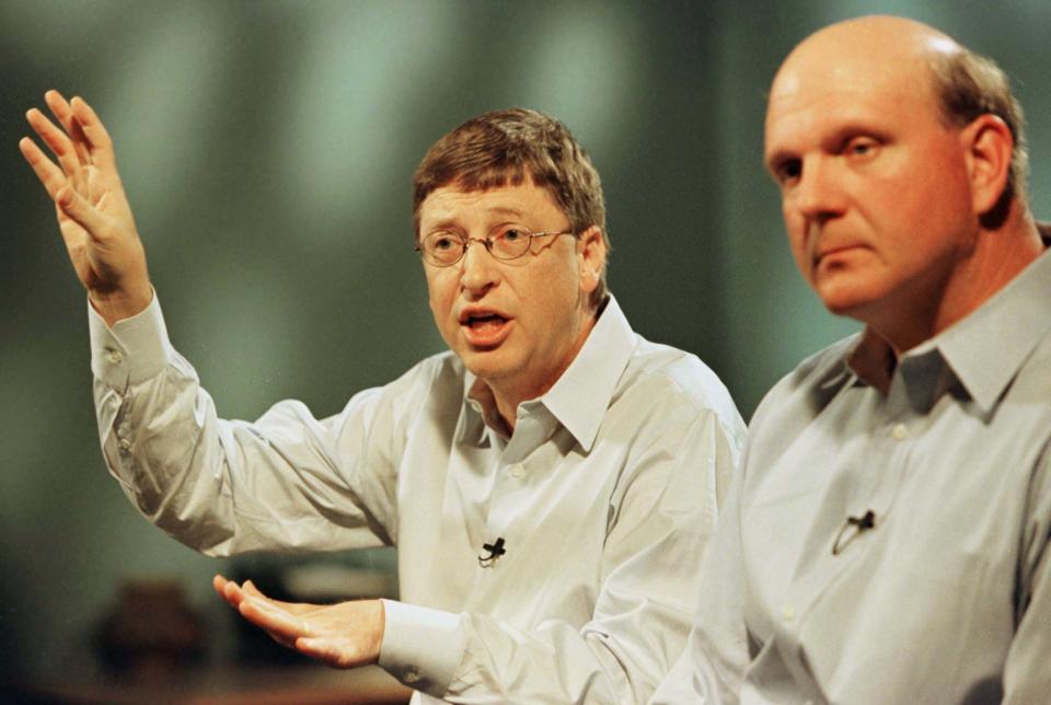 Steve Ballmer, quien comenzó su carrera en Microsoft en 1980 como asistente del presidente, ascendió constantemente en la empresa y se convirtió en el director ejecutivo en el año 2000. (APB/KL/AA)