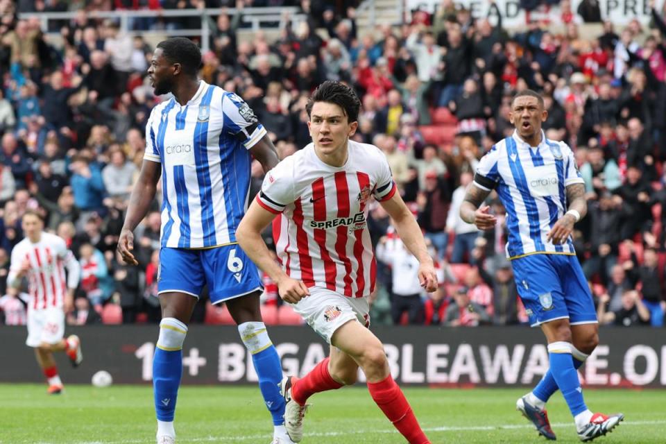 Luke O'Nien in action against Sheffield Wednesday <i>(Image: Ian Horrocks)</i>