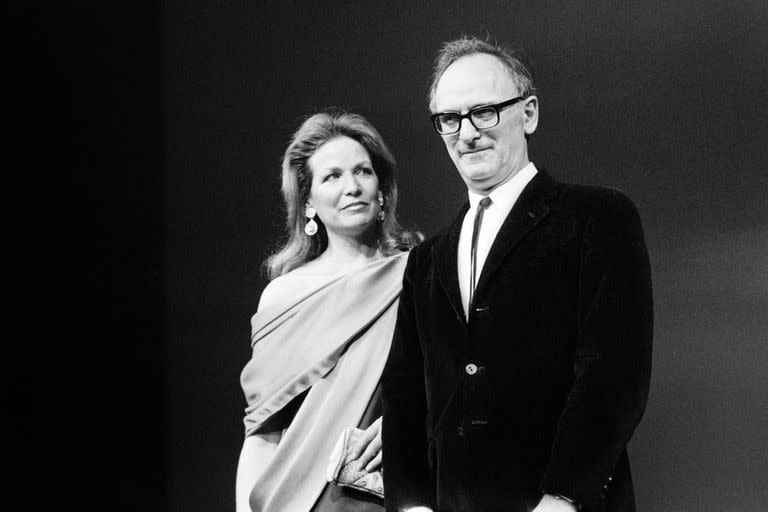 Saura junto a la actriz canadiense Alexandra Stewart, en el Festival de Cannes de 1988