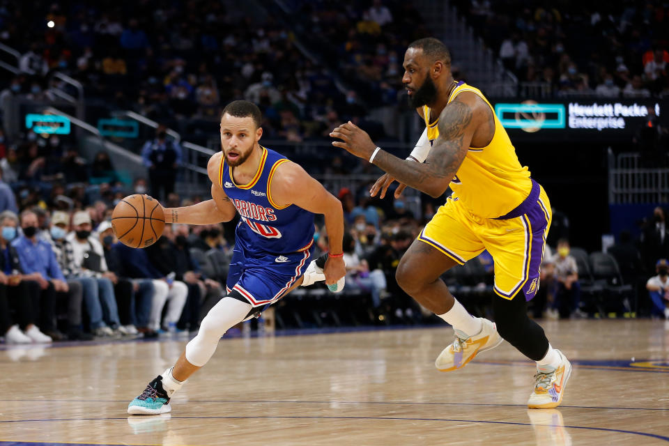 金州勇士Stephen Curry、洛杉磯湖人LeBron James。(Photo by Lachlan Cunningham/Getty Images)