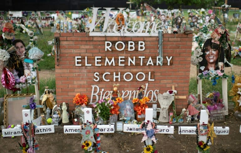 Crosses honor those who lost their lives during the Robb Elementary School shooting in Uvalde, Texas in 2022 (Mark Felix)