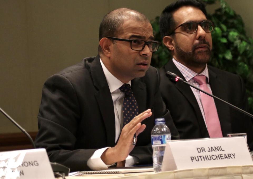 Senior Minister for Transport and Communications and Information Janil Puthucheary (left) and Workers’ Party chief Pritam Singh at a press conference by the Select Committee on Deliberate Online Falsehoods on Thursday, 20 September 2018. PHOTO: Dhany Osman/Yahoo News Singapore