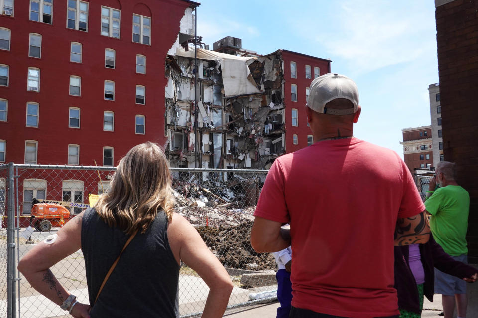 Six-Story Apartment Building Partially Collapses In Davenport, Iowa (Scott Olson / Getty Images)