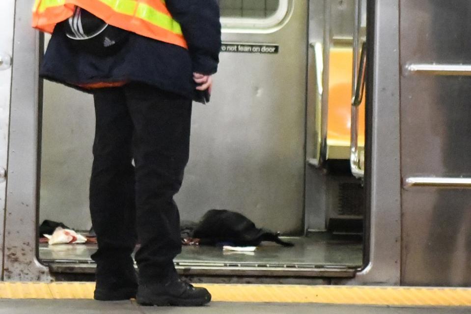 NYPD investigatros at the scene of the subway shooting on Jan. 14, 2024. Wayne Carrington