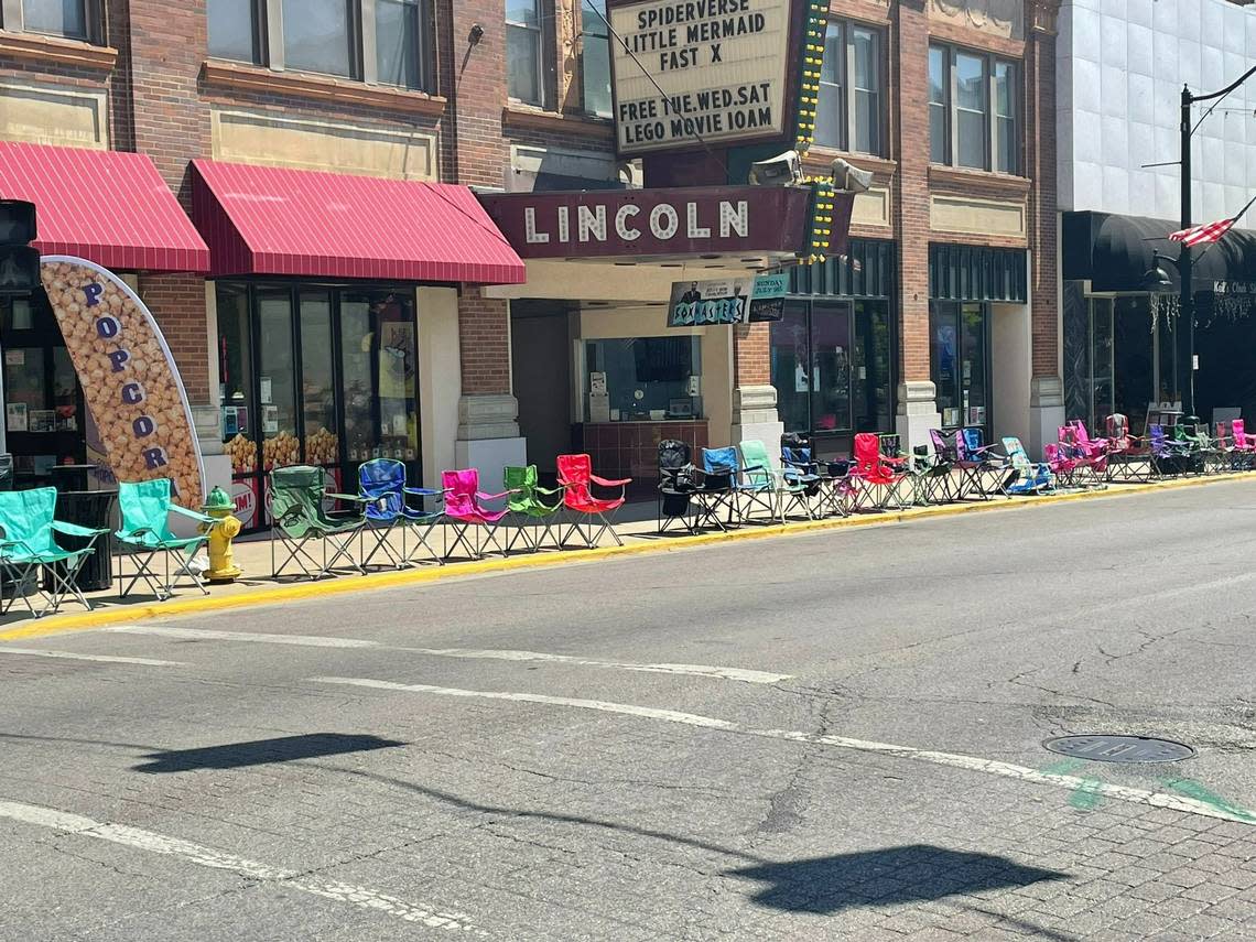 The annual Ainad Shriner’s Parade starts at 7:30 p.m. Friday in downtown Belleville. But keeping with community tradition, people aren’t waiting to preserve their seats as hundreds of chairs are already lined up along Main Street.