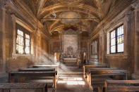 <p>Chapel that sits at the rear of a huge mansion in Italy. (Photo: James Kerwin/Caters News) </p>