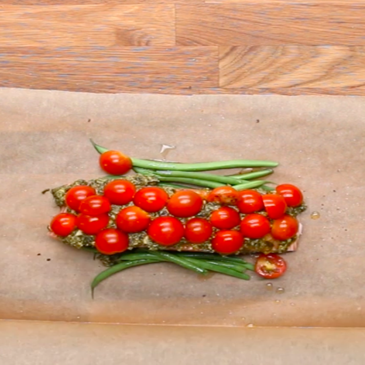 parchment tomato pesto salmon