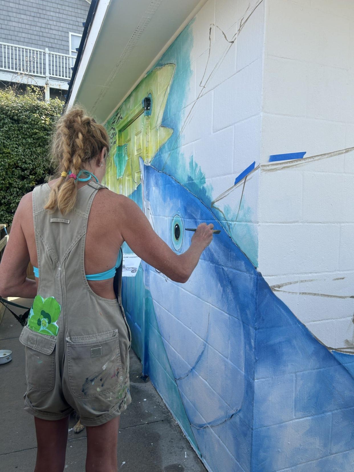 'A Day at the Beach' mural created by North Carolina based artist, Jennifer Wood.