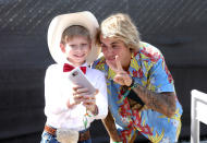 <p>Internet sensation meet … internet sensation. The Biebs was kind enough to selfie with the Walmart Yodeling Boy, who performed on April 13. Fitting that JB flashed a peace sign because he also <a rel="nofollow" href="https://www.yahoo.com/entertainment/justin-bieber-allegedly-just-punched-190400827.html" data-ylk="slk:broke up a big fight at the fest;elm:context_link;itc:0;sec:content-canvas;outcm:mb_qualified_link;_E:mb_qualified_link;ct:story;" class="link  yahoo-link">broke up a big fight at the fest</a>, according to reports. A man, who may have been under the influence of drugs, attacked a woman, and Bieber intervened, knocking him out. (Photo: Natt Lim/Getty Images for Coachella) </p>