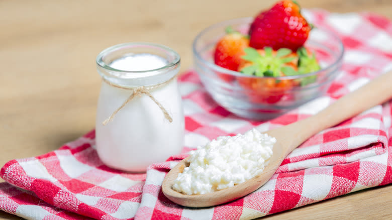 Strawberries and buttermilk powder