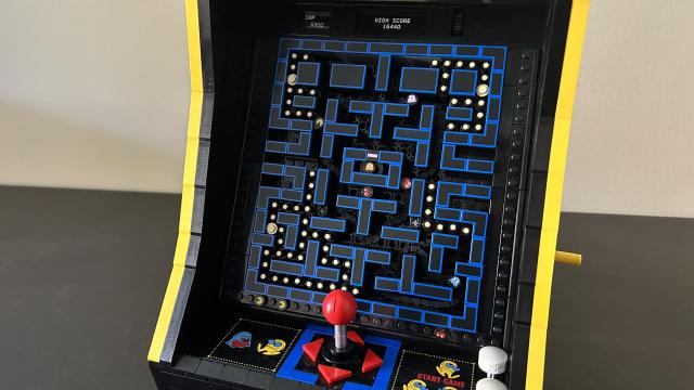 Click That Brick! The LEGO Icons Pac-Man Arcade Set Is Coming Soon - GeekDad