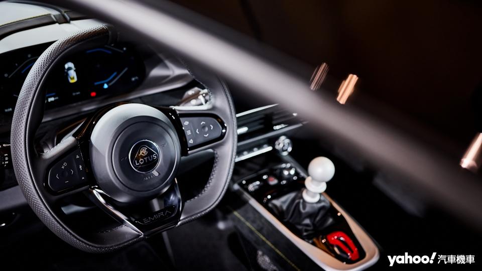 更多科技配置與舒適的座艙空間，Emira或許會是Lotus有史以來乘坐感最愜意的一款跑車。