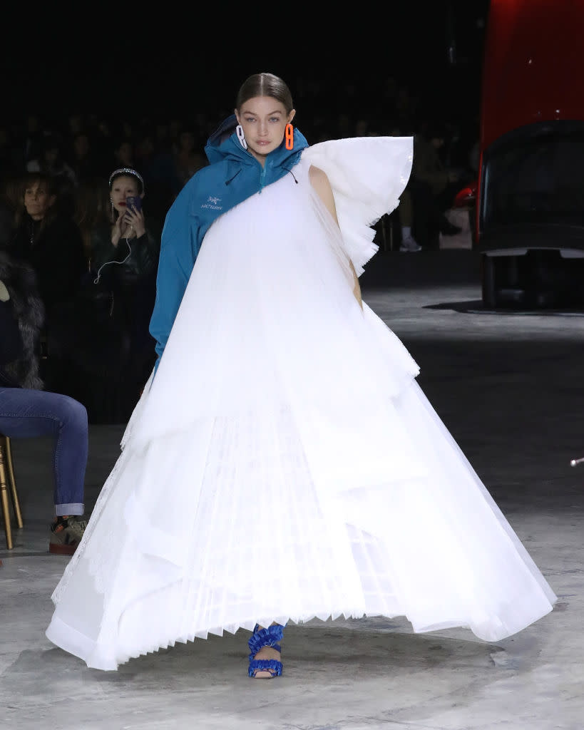 EN IMAGES –  Les stars à la Paris Fashion Week automne-hiver 2020-2021