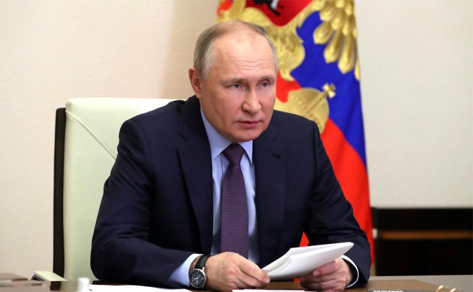 Russlands Präsident Wladimir Putin findet immer wieder Wege, um die Sanktionen des Westens zu umgehen. - Copyright: picture alliance / ZUMAPRESS.com | Mikhail Klimentyev/Kremlin Pool