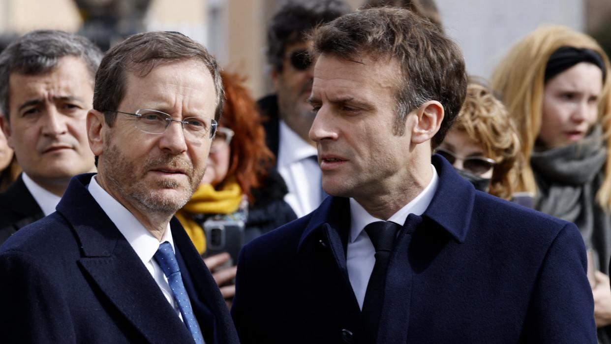 Israeli president Isaac Herzog and French president Emmanuel Macron (Getty Images)