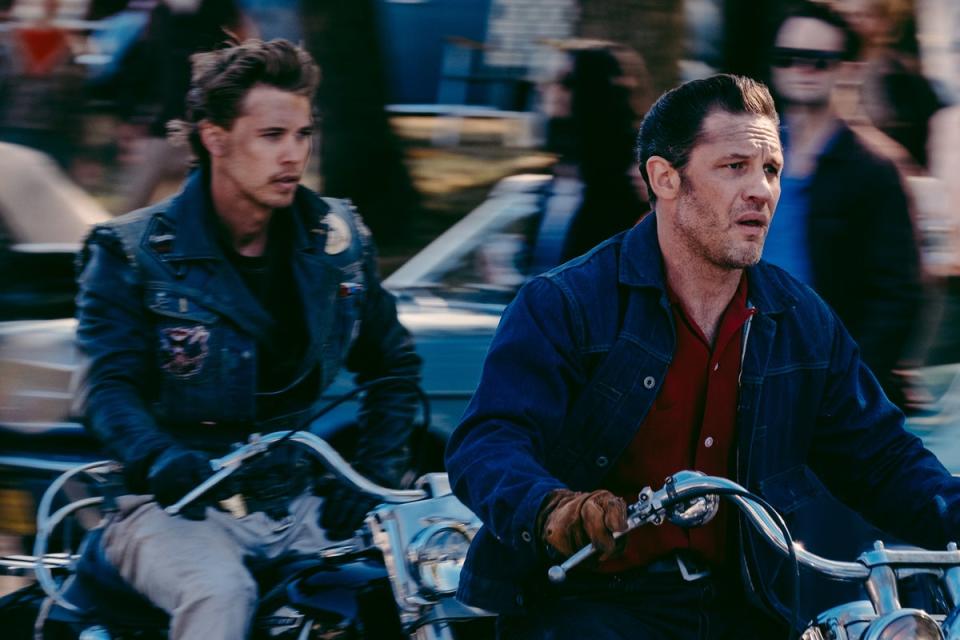 Austin Butler and Tom Hardy in ‘The Bikeriders’ (Kyle Kaplan/Focus Features)