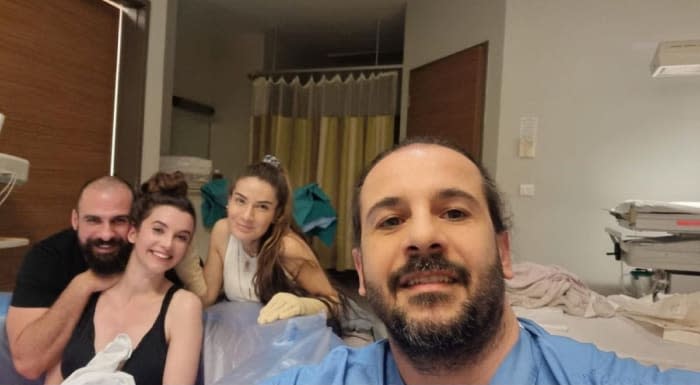 Leyla LydiaTuğutlu (Mi hija) da a luz a su primer hijo con un parto en el agua