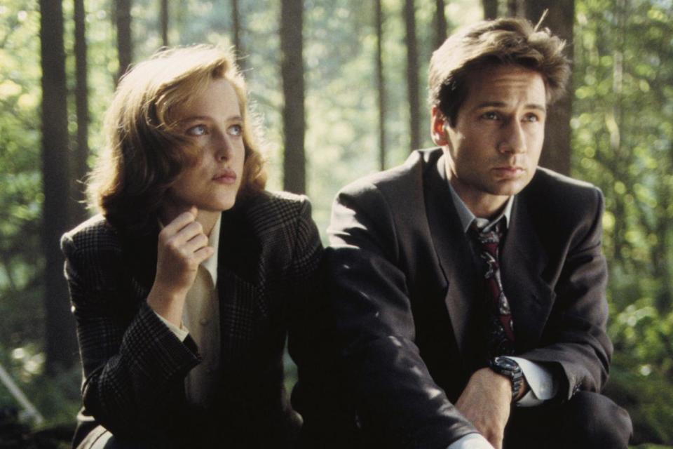 Gillian Anderson and David Duchovny as Mulder and Scully in the original X-Files (PRESS IMAGE)