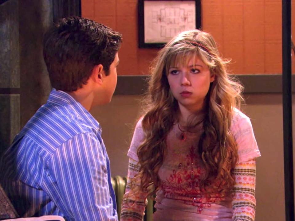 Nathan Kress as Freddie and Jennette McCurdy as Sam in season two of "iCarly."