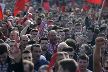 People shout anti-government slogans during a protest in Pristina, Kosovo February 17, 2016. REUTERS/Marko Djurica