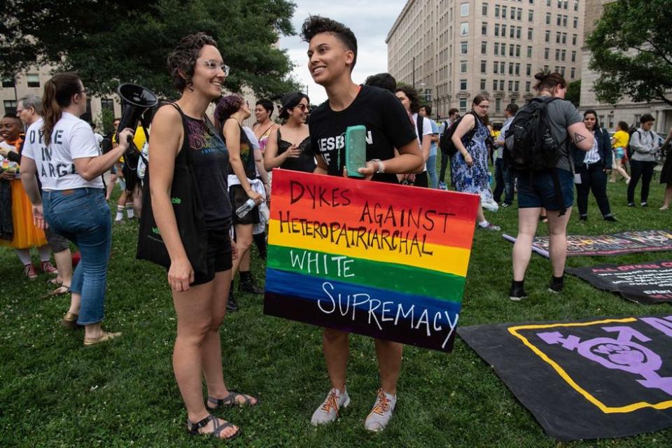 photo gallery Dyke Marches Dykes on Bikes worldwide through history