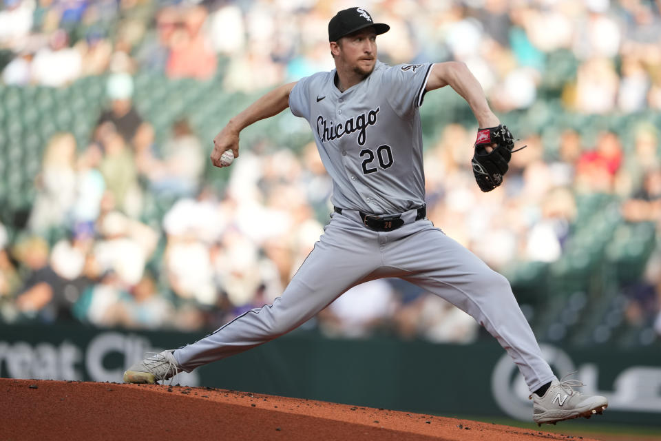 Chicago White Sox starting pitcher Erick Fedde throws against the Seattle Mariners during the first inning of a baseball game Monday, June 10, 2024, in Seattle. (AP Photo/Lindsey Wasson)