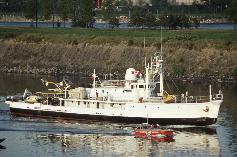 jacques cousteau research vessel rv calypso ship boat montreal 1980