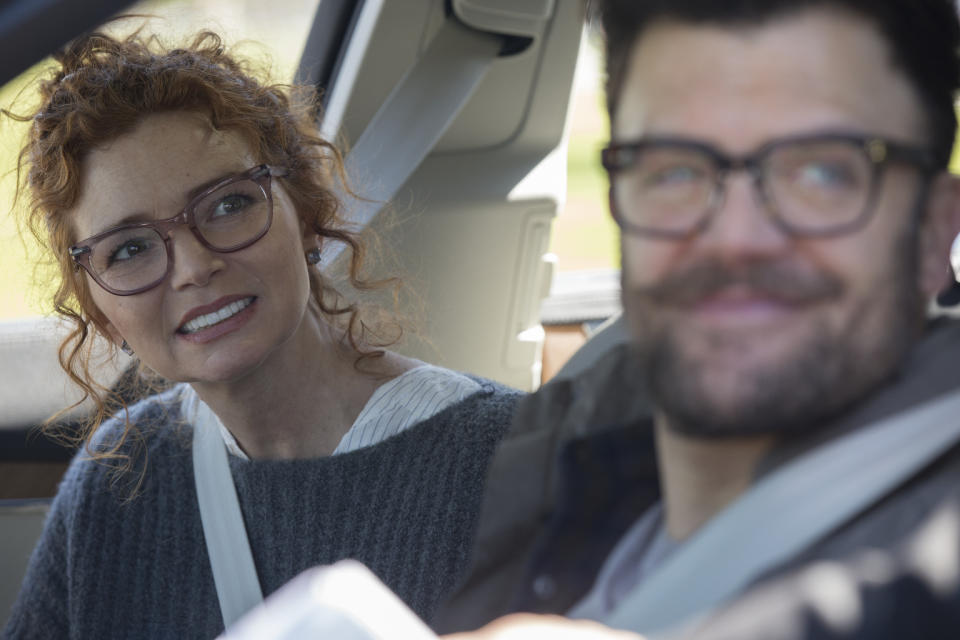 Brigid Brannagh and Kevin Weisman as the Yorkes in <em>Marvel’s Runaways</em>. (Photo: Paul Sarkis/Hulu)