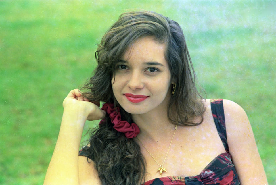***ARQUIVO***A atriz Daniella Perez posa para foto no Rio de Janeiro, RJ. (Rio de Janeiro, RJ, 12.09.1992. (Foto de Antônio Batalha/Folhapress)