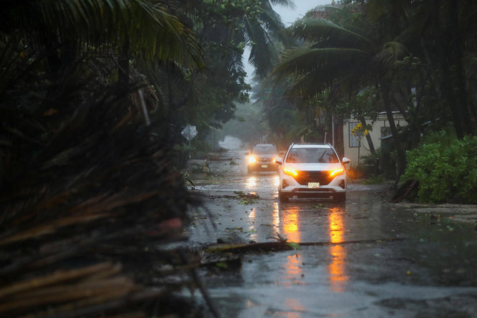 Así quedaron las carreteras de Tulum. REUTERS/Raquel Cunha