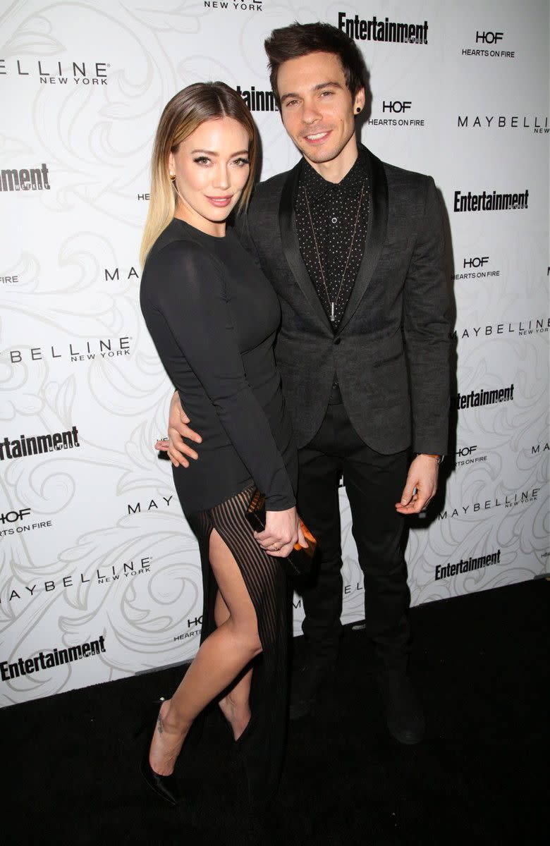 Hilary Duff and her beau Matthew Koma are no more, according to E! News. On April 21, 2017, it was reported that the pair, who have been dating since January, eneded things back in March.