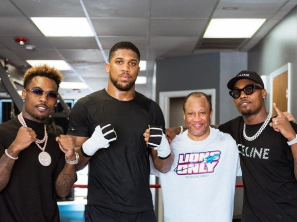 Anthony Joshua with Ronnie Shields and the Charlo twins (Instagram)