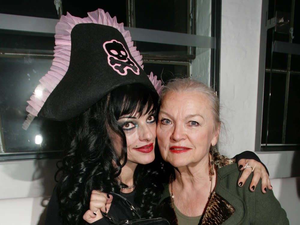 Eva-Maria Hagen (r.) mit ihrer Tochter Nina Hagen. (Bild: imago/Eventpress)