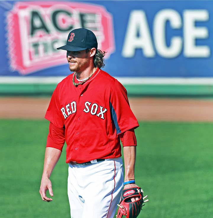 Clay Buchholz strong in return, Red Sox beat Rays