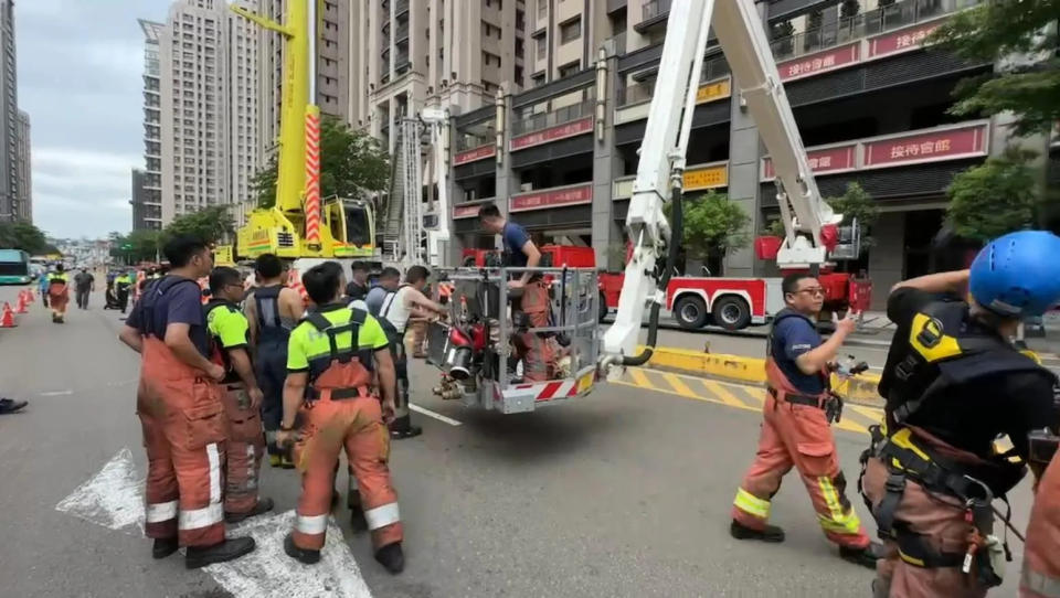 <strong>現場風路以便雲梯車作業。（圖／翻攝畫面）</strong>