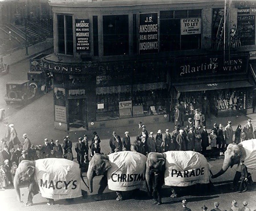 1924: THE FIRST PARADE