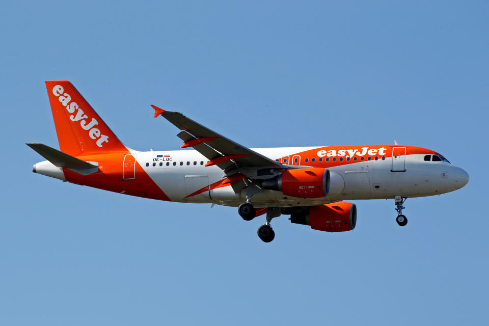 The EasyJet OE-LQC Airbus A319 makes its final approach for landing at Toulouse-Blagnac airport, France, March 20, 2019.   REUTERS/Regis Duvignau