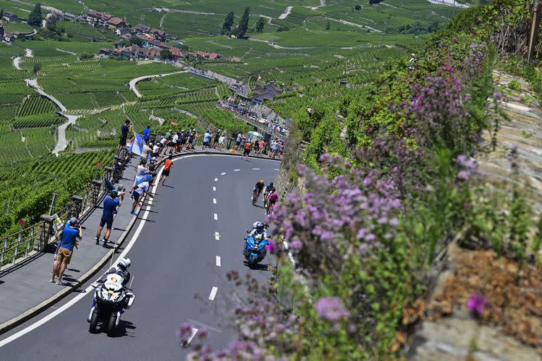 Novena etapa de la 109.ª edición de la carrera ciclista Tour de France, una etapa de montaña de 193 kilómetros de largo desde Aigle en Suiza hasta Chatel en Francia.