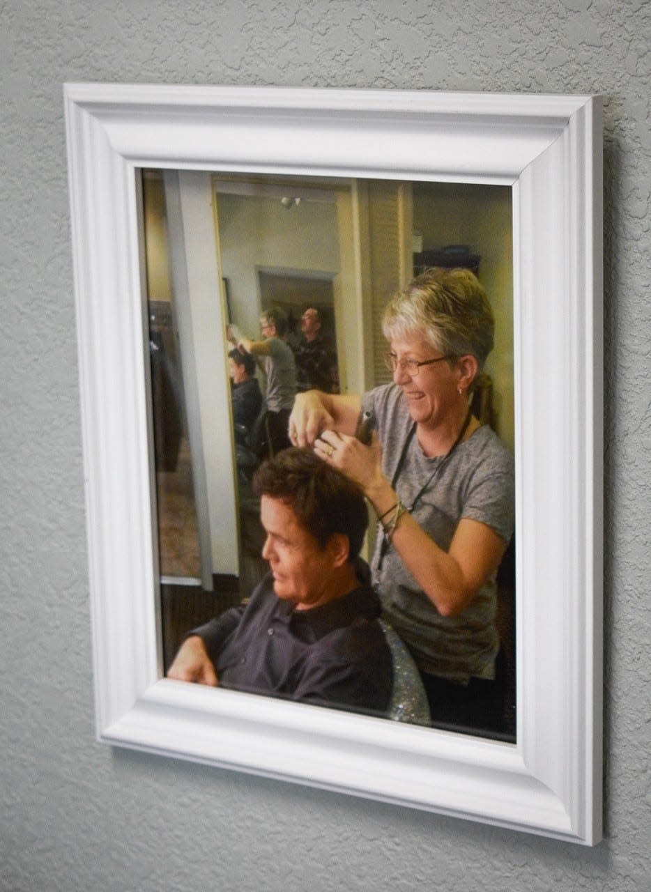 During a backstage visit with Donnie Osmond, Laurie Perkins offered to cut his hair, and he handed her a pair of scissors. Although she wasn’t willing to really cut his hair ten minutes before he walked on stage, the moment did create a fun photo op.