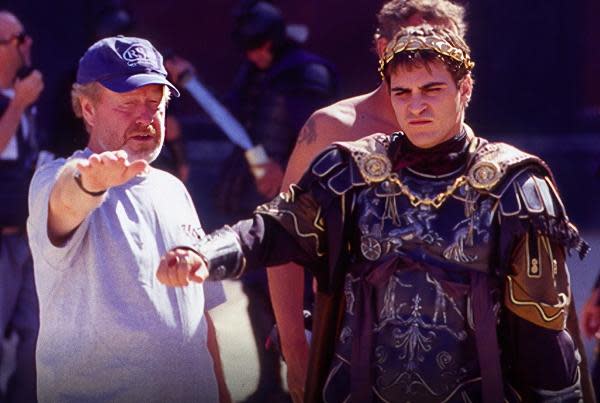 Ridley Scott y Joaquin Phoenix en el set de Gladiador (Fuente: Universal)