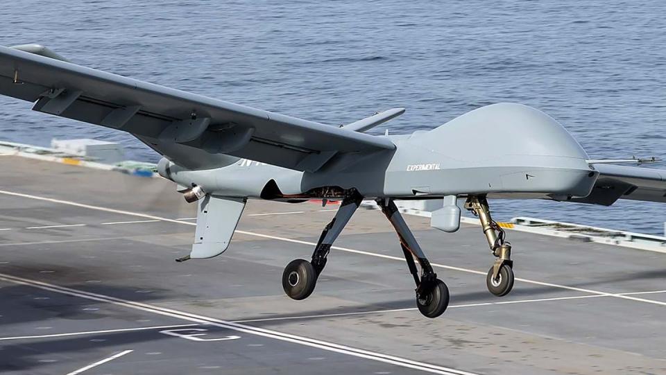 Mojave over the flight deck. <em>Crown Copyright</em>