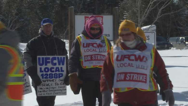 Covered Bridge Potato Chips strike enters week 6