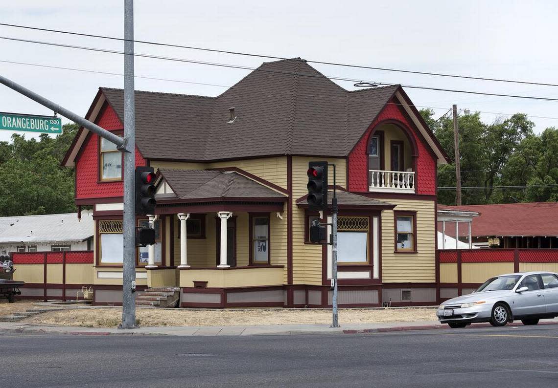 Recently painted Queen Anne style Victorian on the corner of West Orangeburg and Tully Road in Modesto Andy Alfaro/aalfaro@modbee.com